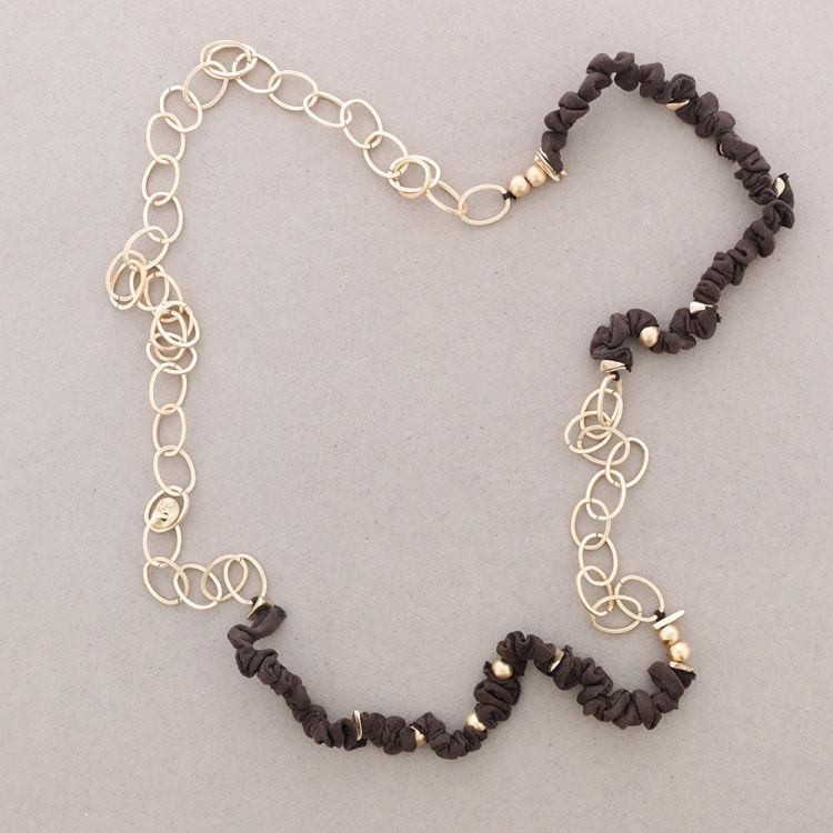 COLLAR LARGO ESLABONES TELA