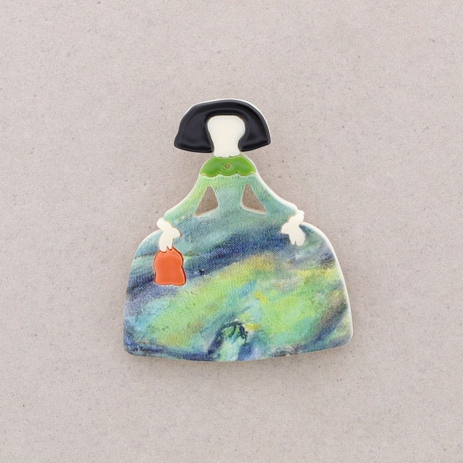RESIN MENINA BROOCH