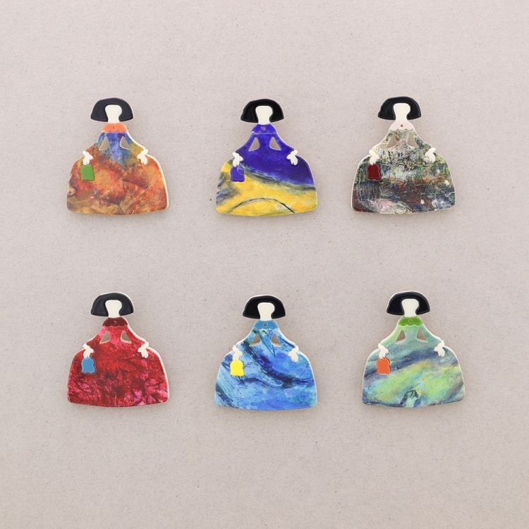 BROCHE MENINA RESINA 2