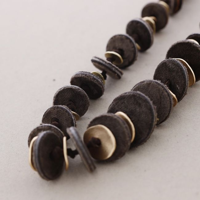 COLLAR LARGO METALTERCIOPELO