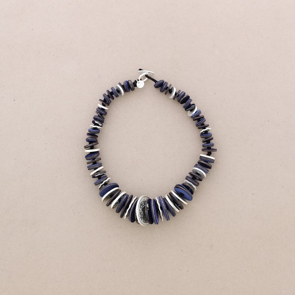 SUEDE LEATHER METAL SHORT NECKLACE