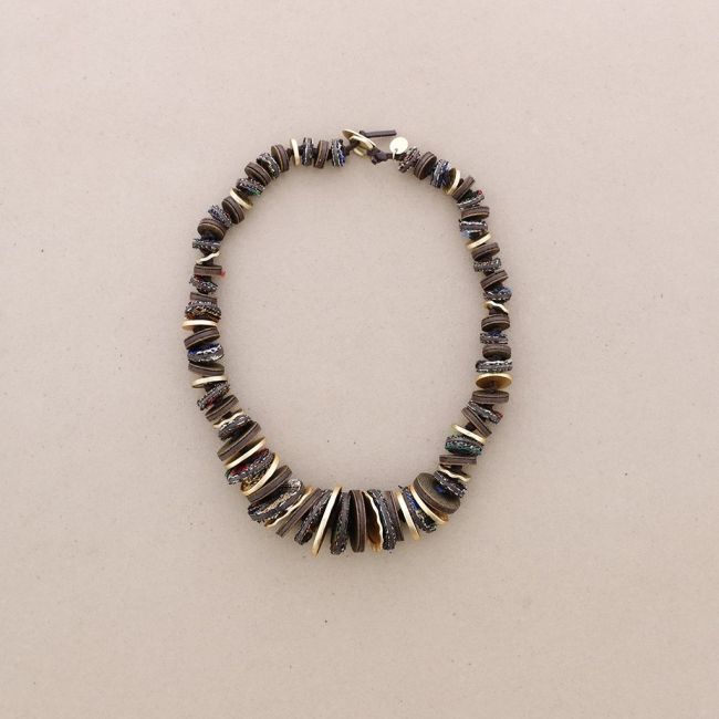 SUEDE LEATHER METAL SHORT NECKLACE
