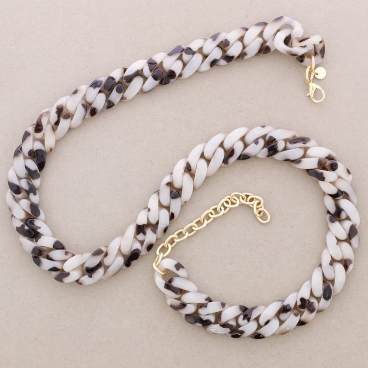COLLAR LARGO ESLABONES RESINA
