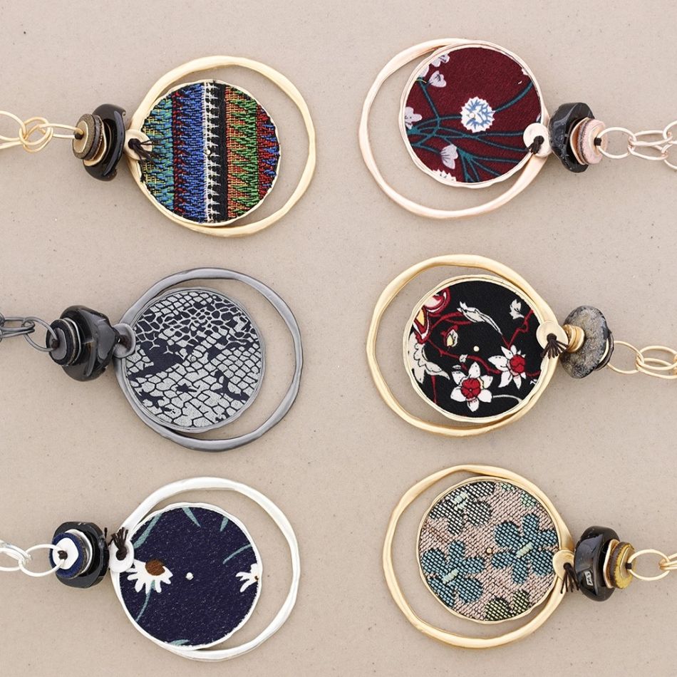 LONG NECKLACE METAL PENDANT CHAIN SUEDE LEATHER