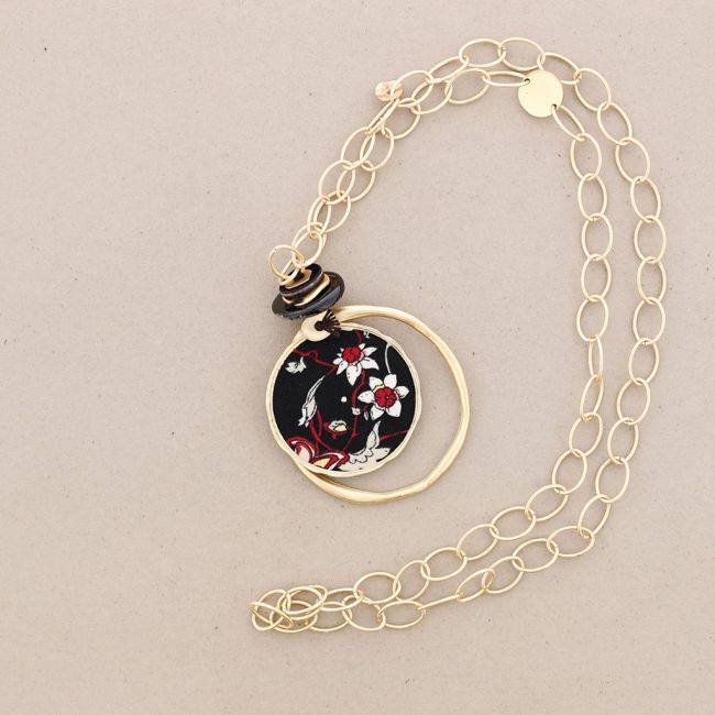 LONG NECKLACE METAL PENDANT CHAIN SUEDE LEATHER