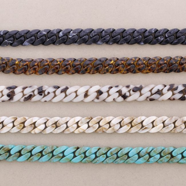 COLLAR LARGO ESLABONES RESINA