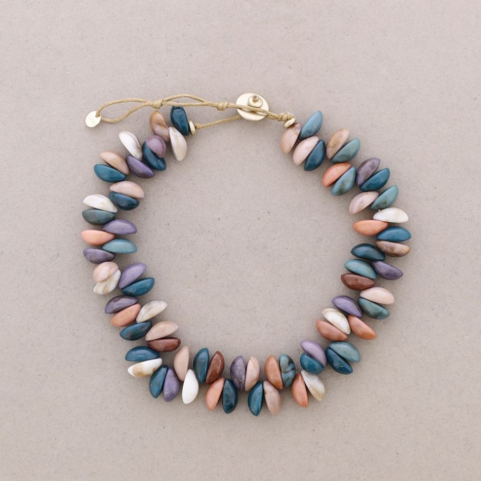RESIN SHELL SHORT NECKLACE