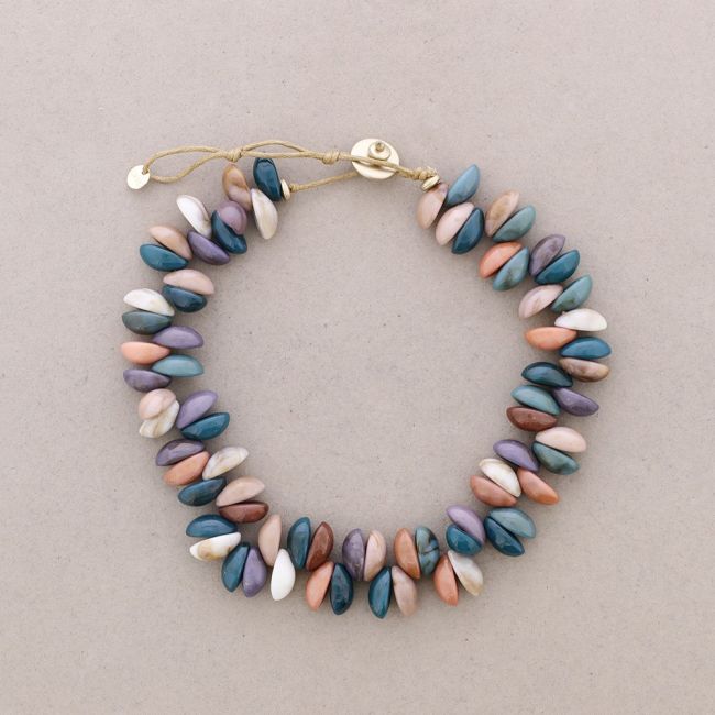 RESIN SHELL SHORT NECKLACE