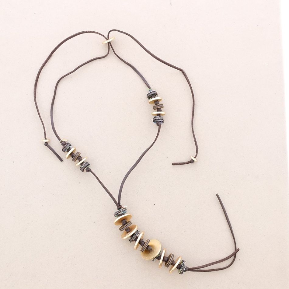COLLAR LARGO CUERO ANTE