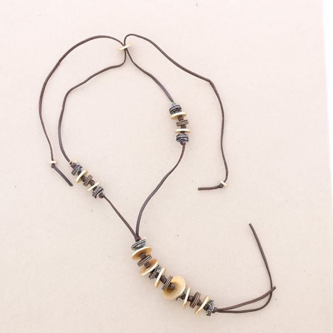 COLLAR LARGO CUERO ANTE