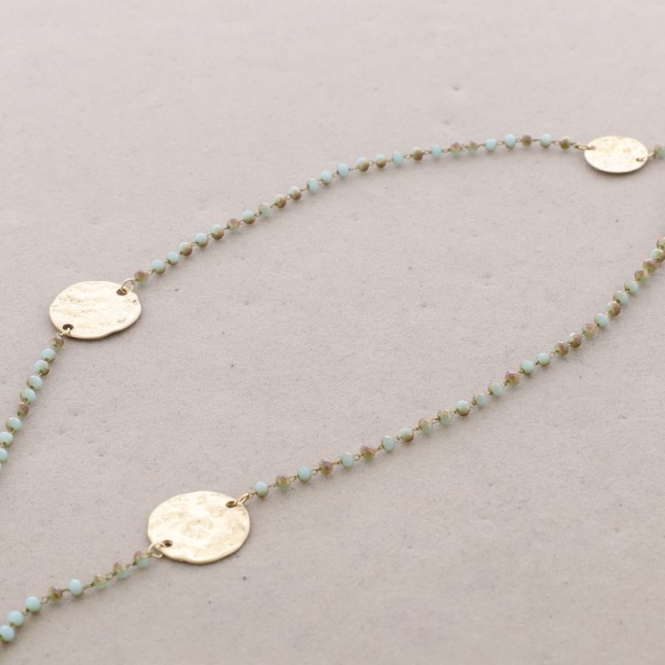 LONG NECKLACE WITH FACETED CRYSTALS AND METAL MEDALS