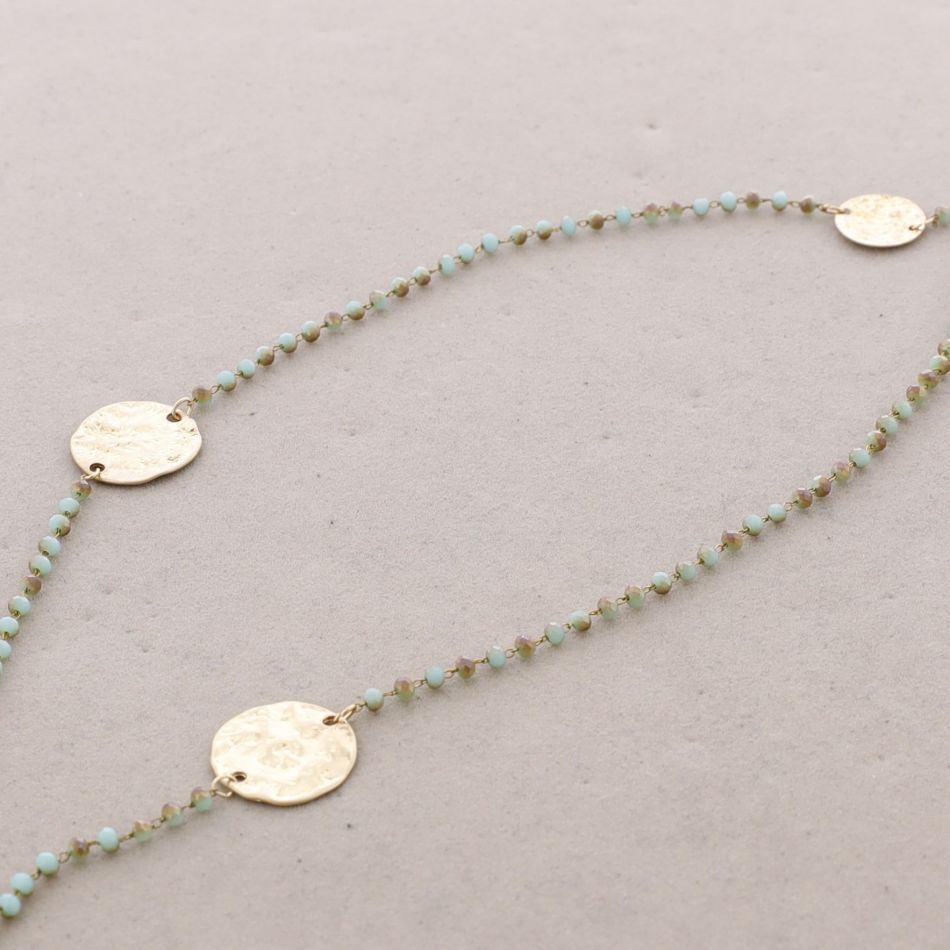 LONG NECKLACE WITH FACETED CRYSTALS AND METAL MEDALS