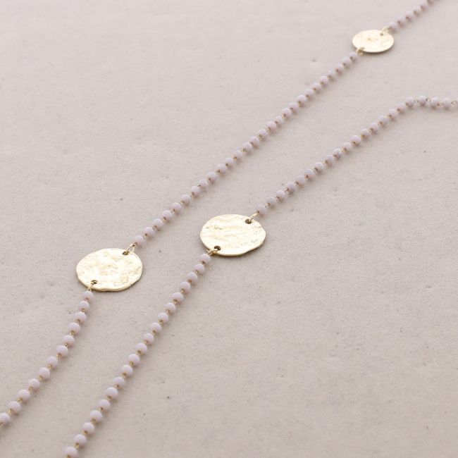 LONG NECKLACE WITH FACETED CRYSTALS AND METAL MEDALS