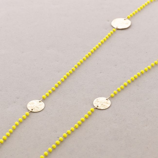 LONG NECKLACE WITH FACETED CRYSTALS AND METAL MEDALS