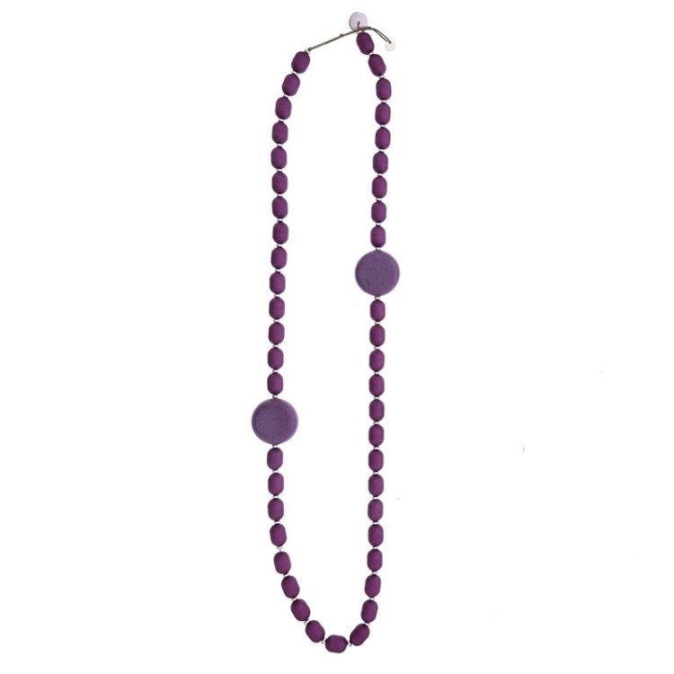 LONG NECKLACE WITH RESIN BEADS