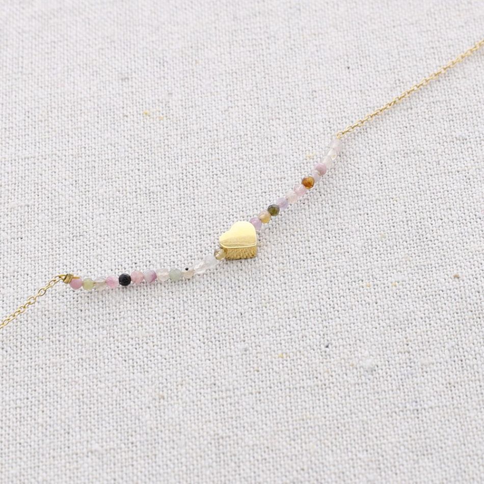 STEEL SHORT NECKLACE WITH HEART STONES