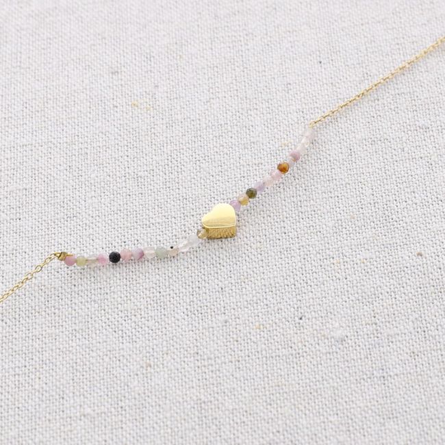 STEEL SHORT NECKLACE WITH HEART STONES