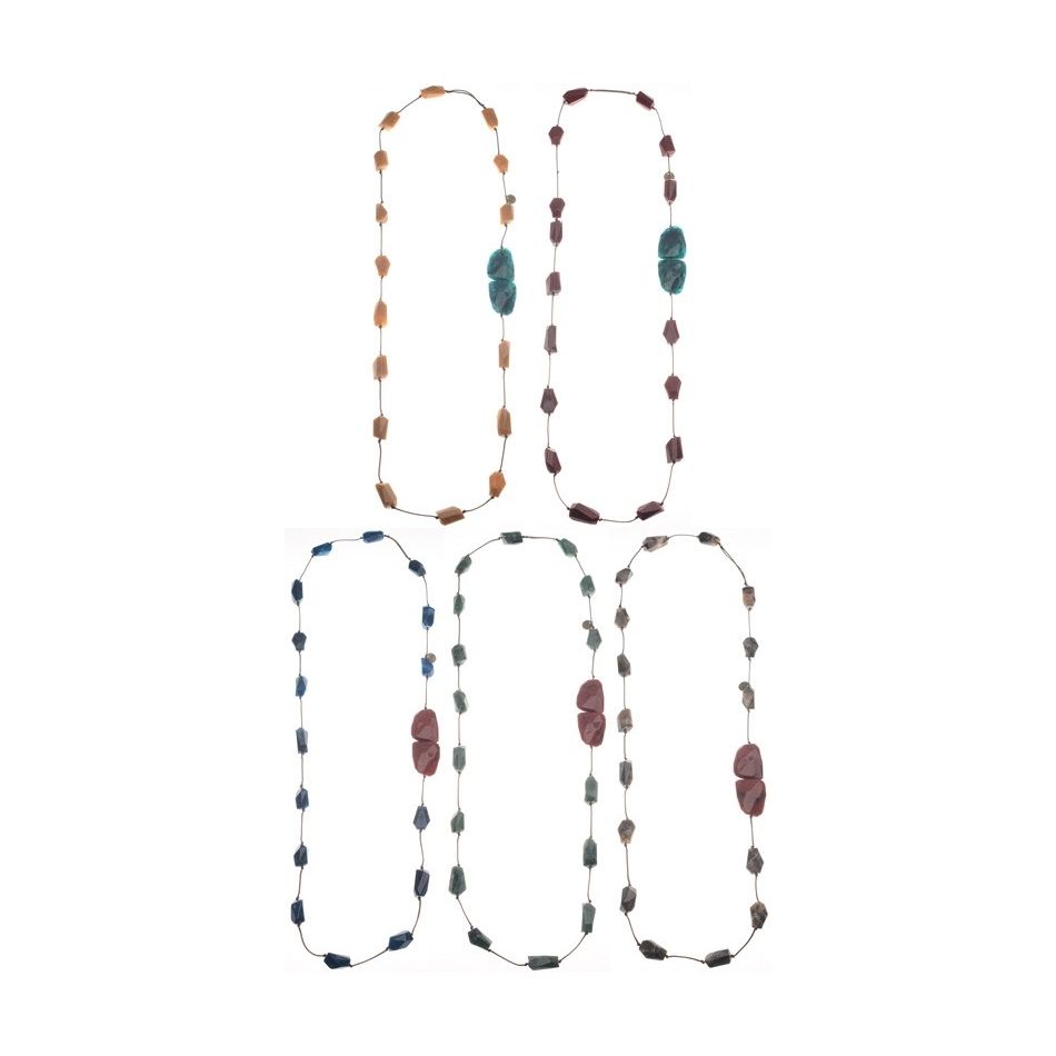 LONG NECKLACE WITH RESIN BEADS