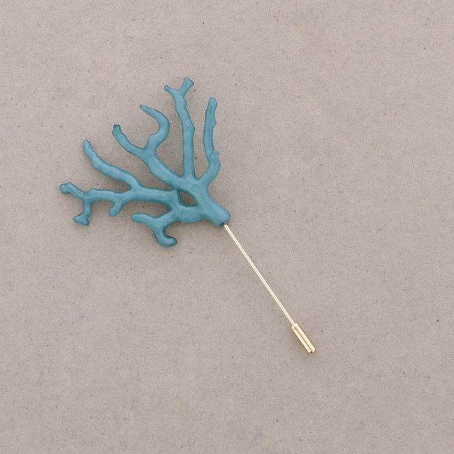 CORAL RESIN NEEDLE BROOCH