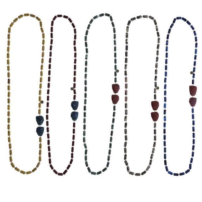 LONG NECKLACE WITH RESIN BEADS