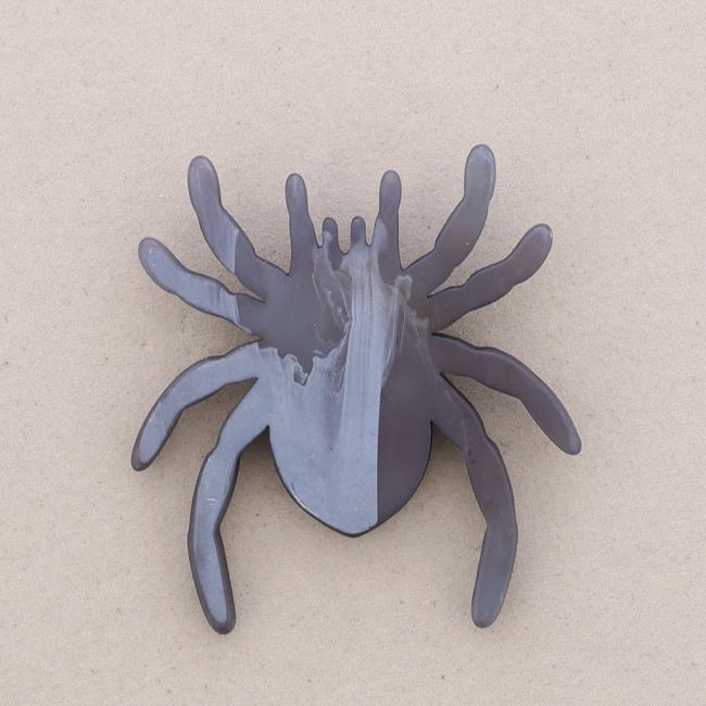 BROCHE ARAÑA RESINA
