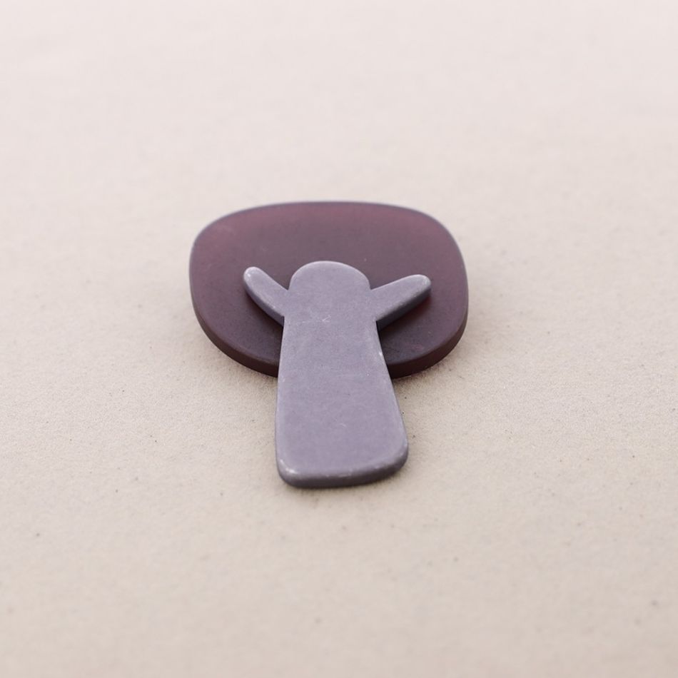 BROCHE ÁRBOL RESINA