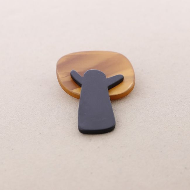 RESIN TREE BROOCH