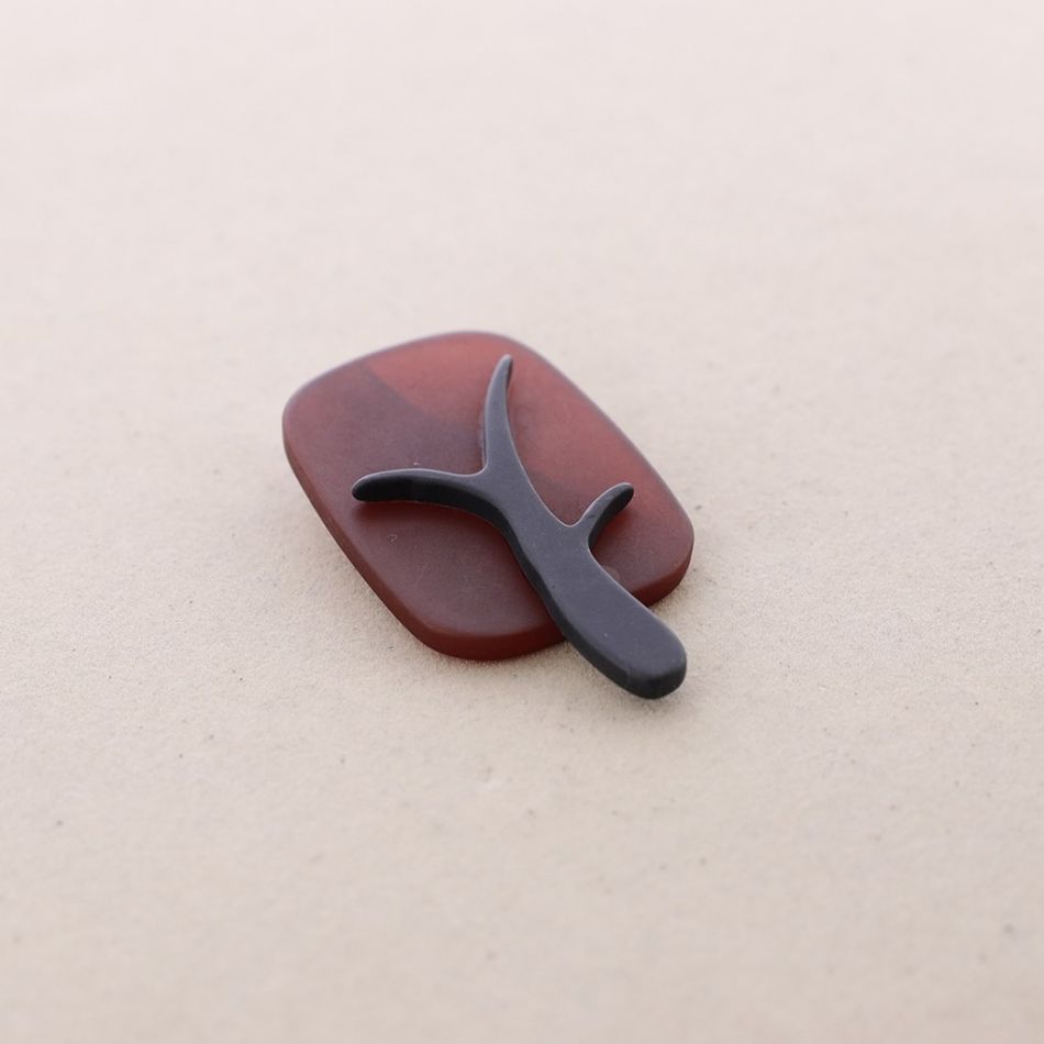 RESIN TREE BROOCH