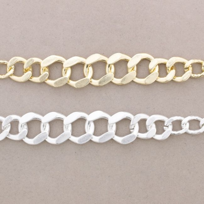 METAL LINK SHORT NECKLACE