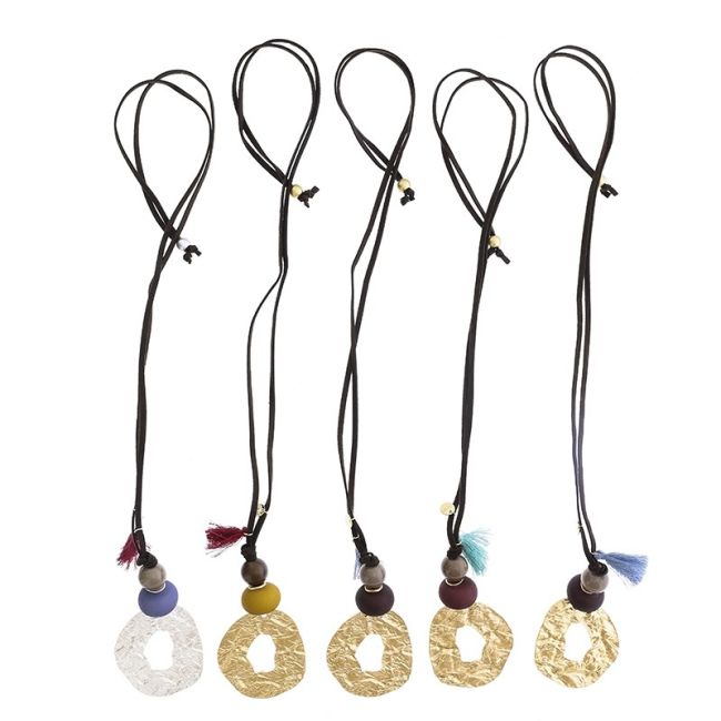 COLLAR LARGO CUENTAS RESINA COLGANTE METAL