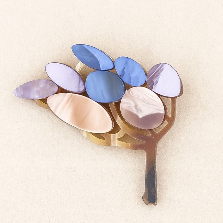 BROCHE ÁRBOL RESINA