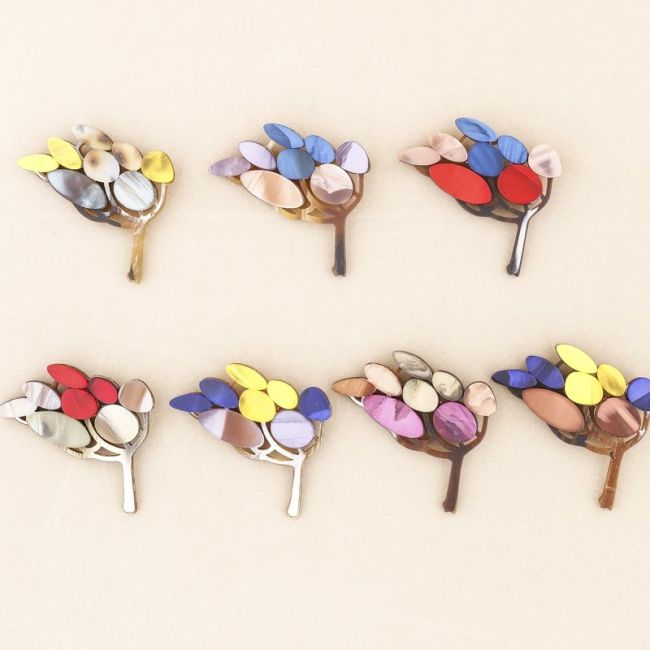 BROCHE ÁRBOL RESINA