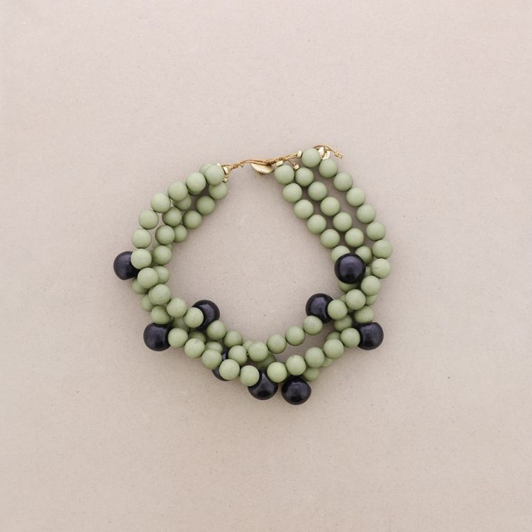 THREE ROWS RESIN BEADS SHORT NECKLACE 2