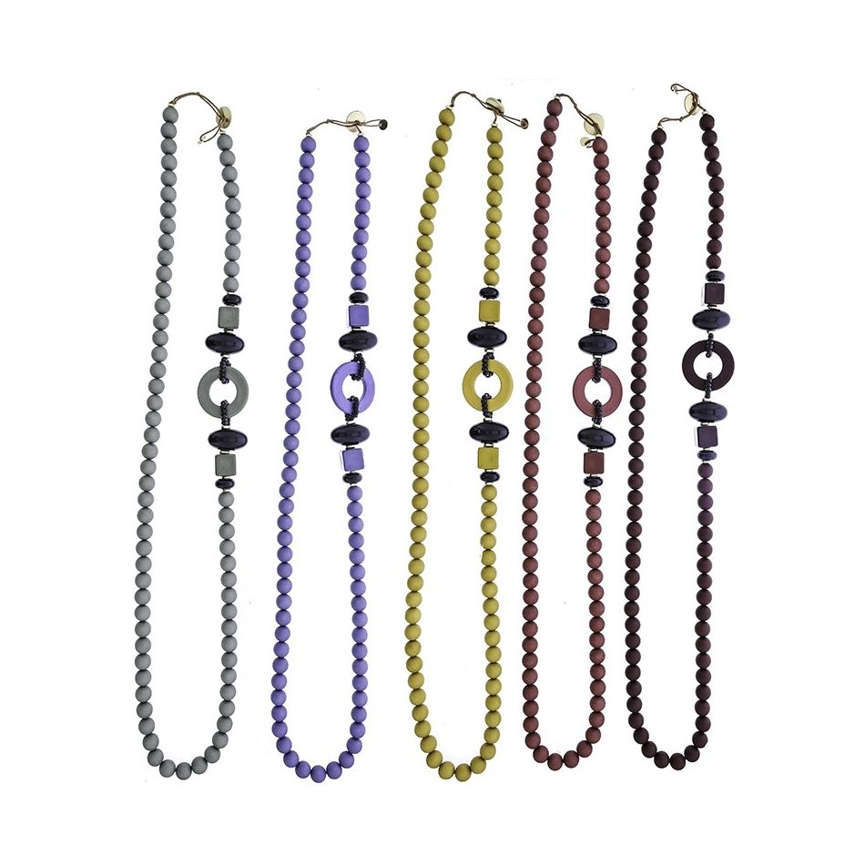 LONG NECKLACE WITH RESIN BEADS