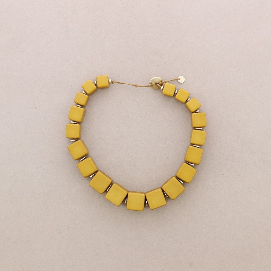 RESIN SQUARE SHORT NECKLACE