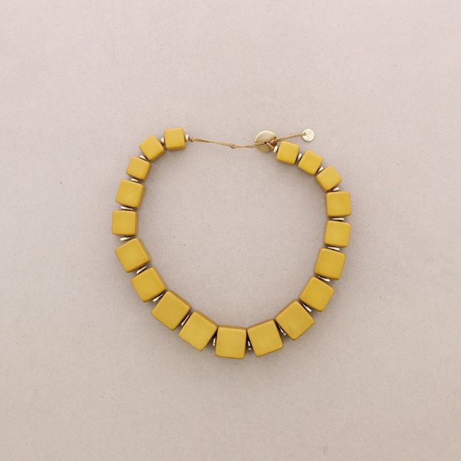 RESIN SQUARE SHORT NECKLACE