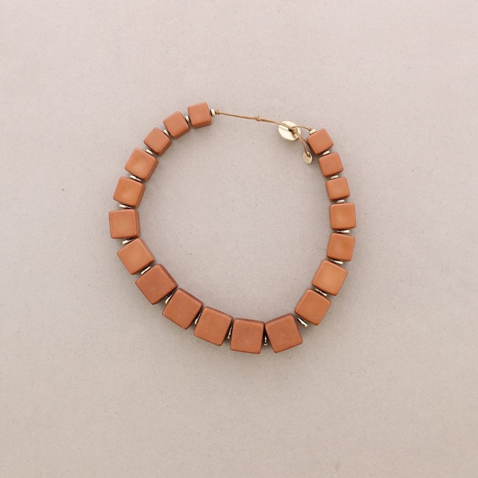 RESIN SQUARE SHORT NECKLACE