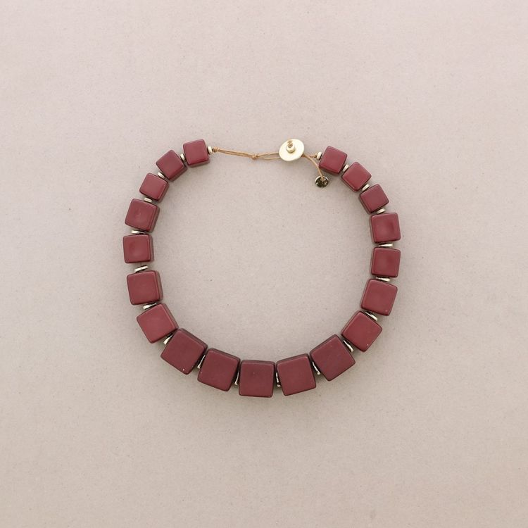RESIN SQUARE SHORT NECKLACE 2