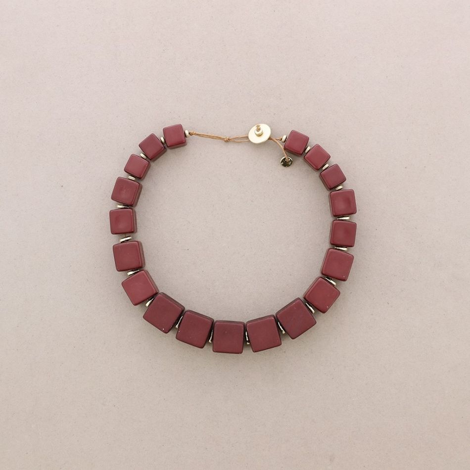 RESIN SQUARE SHORT NECKLACE