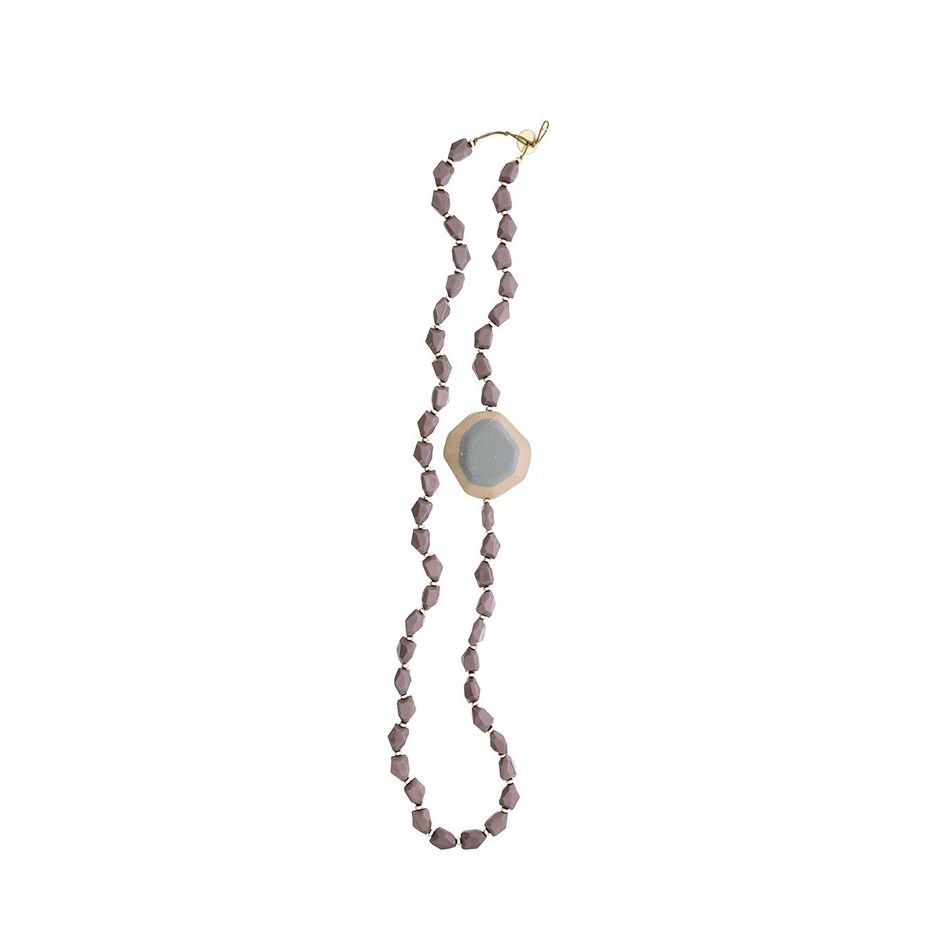 LONG NECKLACE WITH RESIN BEADS