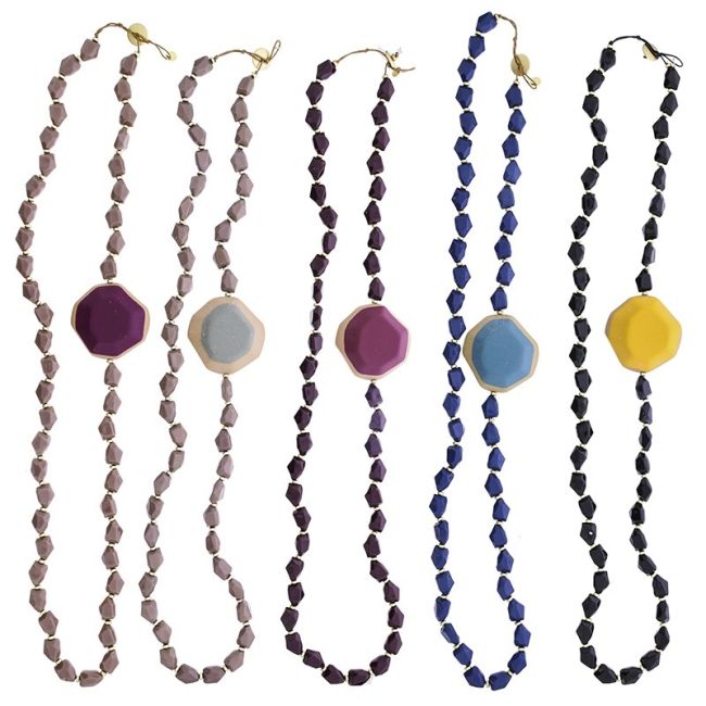 COLLAR LARGO CUENTAS RESINA