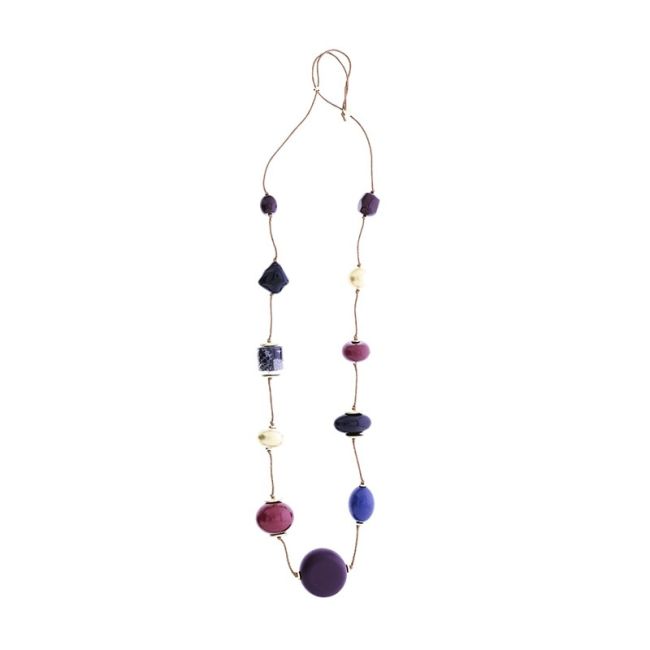 LONG NECKLACE WITH RESIN BEADS
