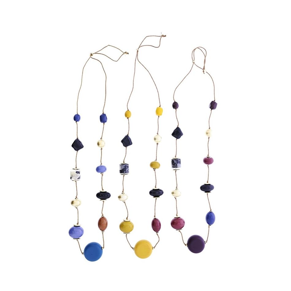 LONG NECKLACE WITH RESIN BEADS