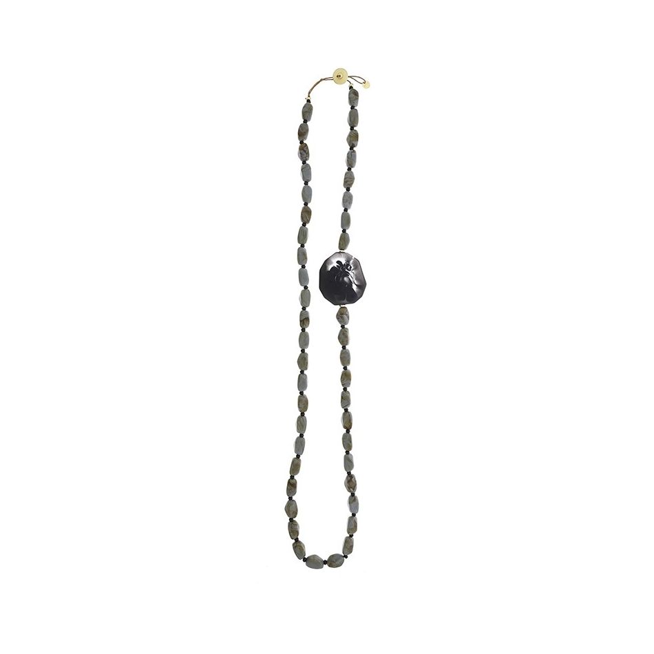 COLLAR LARGO CUENTAS RESINA