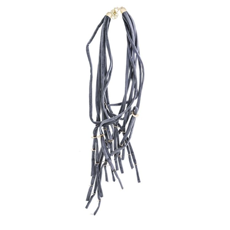 COLLAR LARGO TERCIOPELO FLECO CUENTAS METAL 2