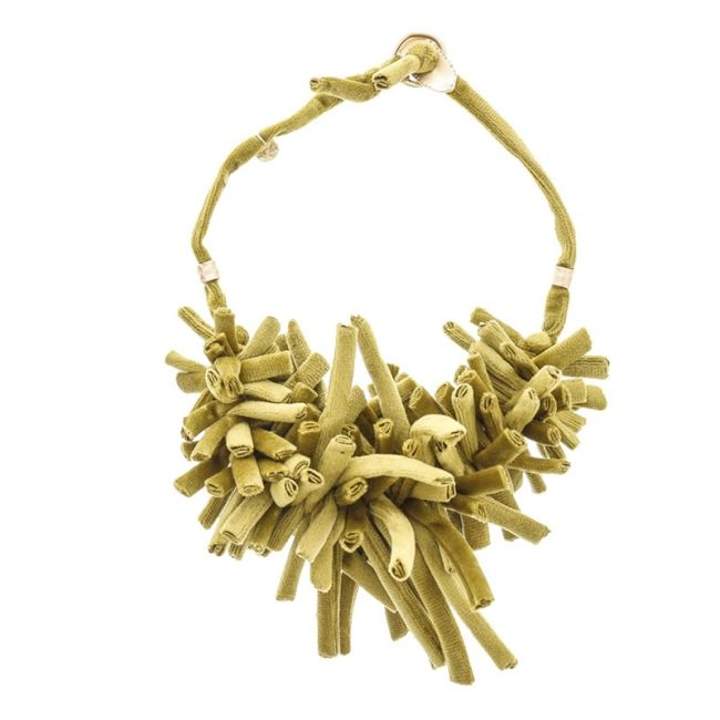 VELVET KNOTS SHORT NECKLACE