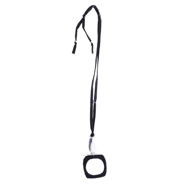 COLLAR LARGO TUBO LAZO COLGANTE ANILLA CUADRADA