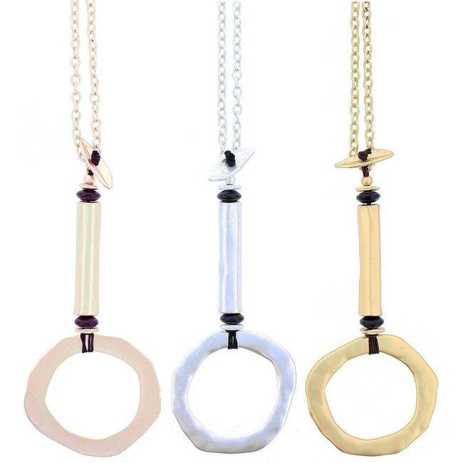 LONG NECKLACE WITH METAL RING PENDANT