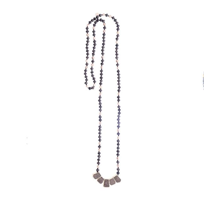 LONG CRYSTAL NECKLACE WITH LINED BEADS