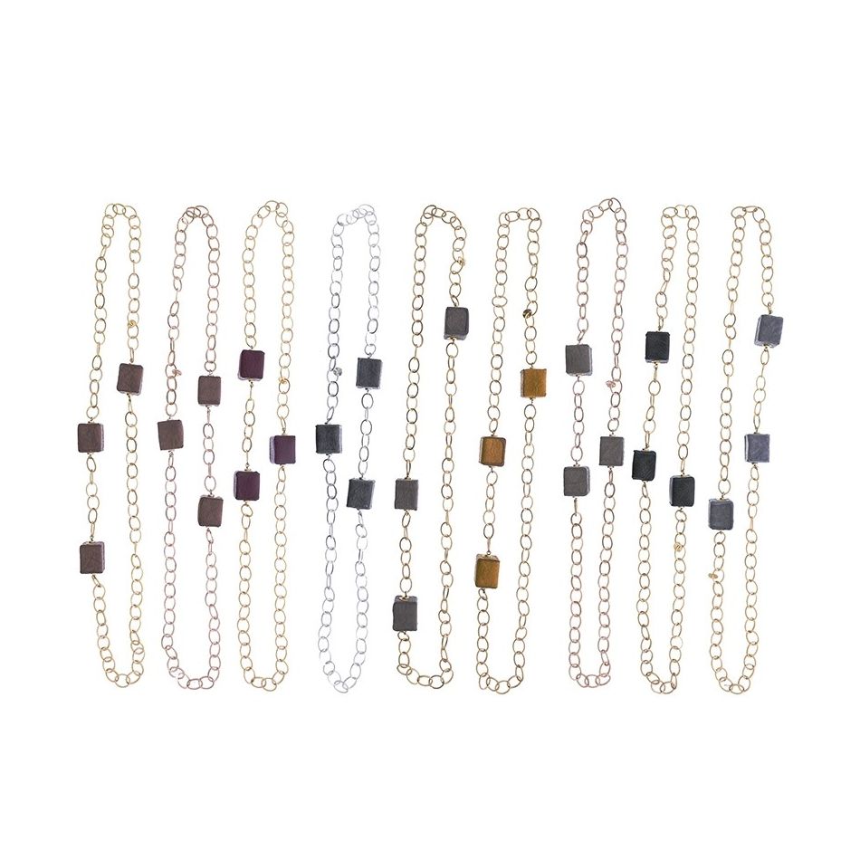 LONG CHAIN NECKLACE WITH LINED CUBES